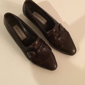 Vintage / Classic Saks Fifth Avenue shoes.